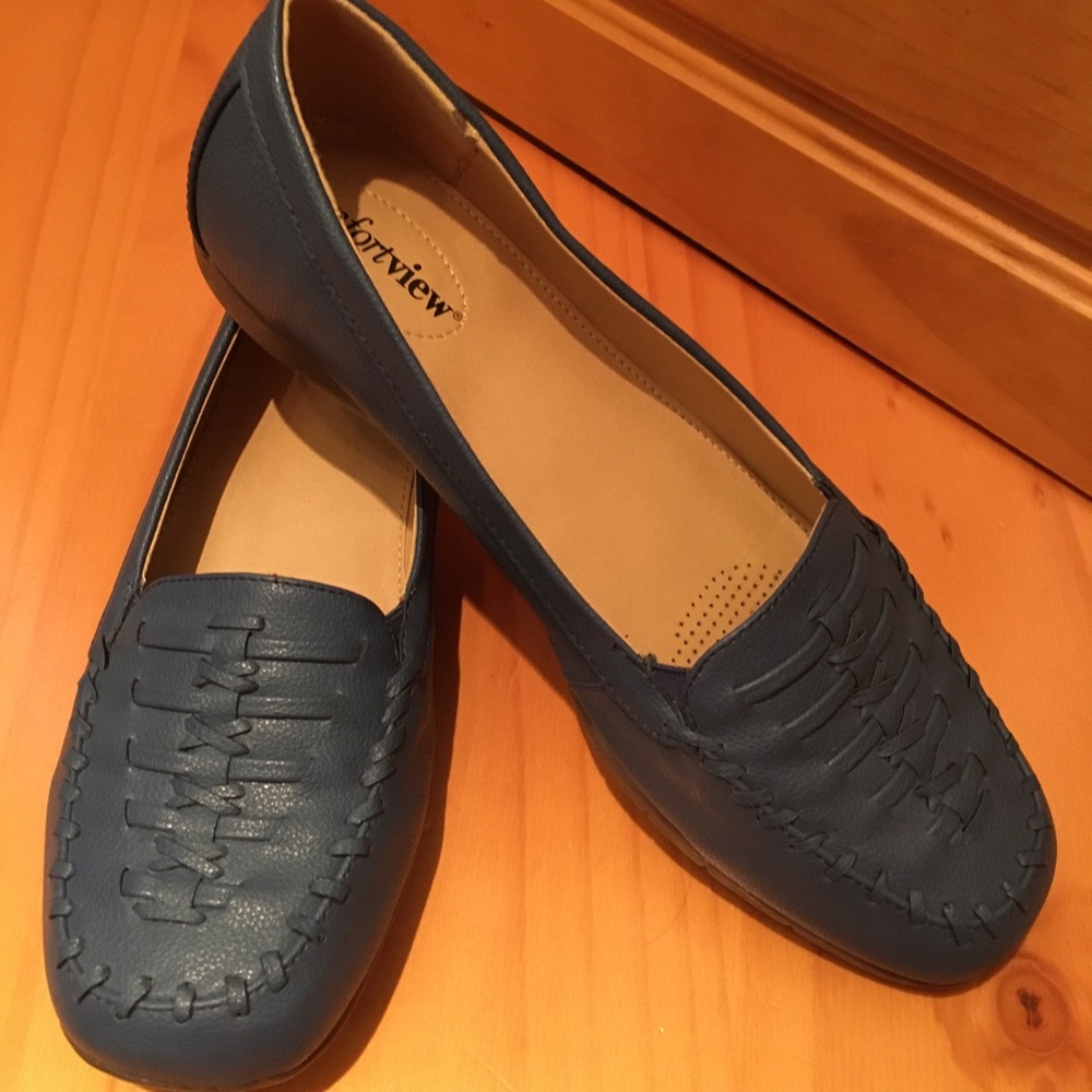 New without box Comfortview Loafers